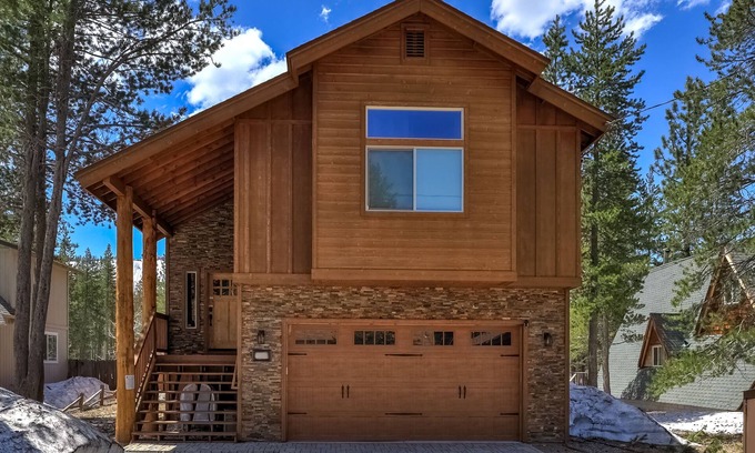 Tahoe Paradise Casa | Hermosa casa de South Lake Tahoe con excelentes vistas a la montaña