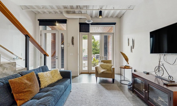 Nob Hill Casa | Hermoso espacio con patio y ubicación central: �����camine a absolutamente todo!