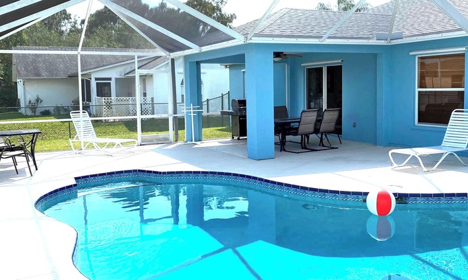 Port Saint Lucie Casa | Beautiful Spacious home with large heated Pool - Summer Fun and Winter Escapes