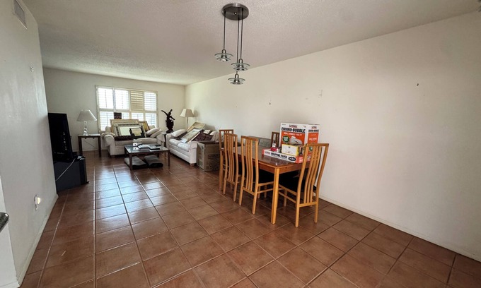 El Paso Casa | Beautiful, spacious, 2-bdrm townhouse w/ pool. Ideal Westside w/nature & shops