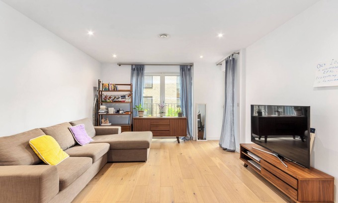 Stratford Apartamento | Beautiful spacious 2 bedroom 2 bathroom flat East Village. Plus Sofa Bed