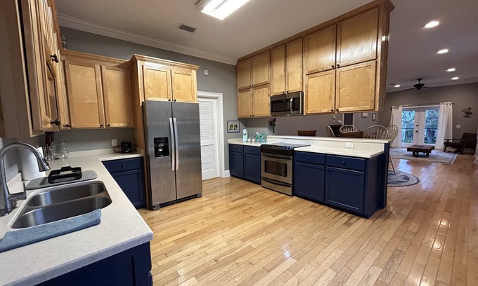 Darien Apartamento | Beautiful, spacious 2rd floor apartment in the Darien historic district.