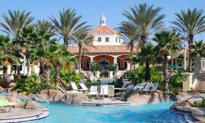 Regal Palms Casa | Beautiful, Spacious 4BR home near Resort Water Park - 9 miles to Disney Parks