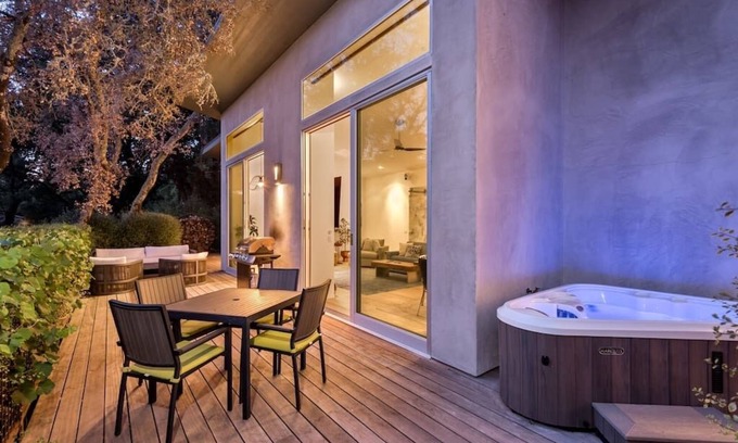 Healdsburg Casa | Beautiful Spacious ArtHaus!