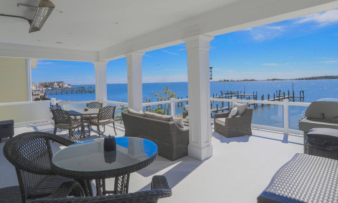 Osbornsville Casa | Beautiful, spacious home with fantastic water views - perfect for families