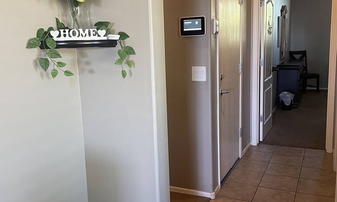 Tucson Casa | Beautiful spacious home location near freeway, airport, and the Air Force base.