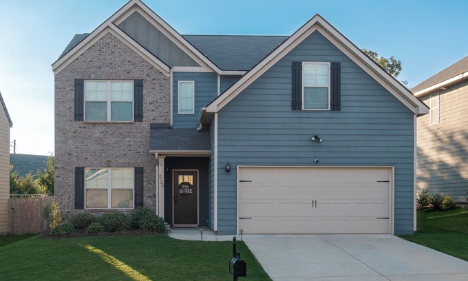 Opelika Casa | Beautiful spacious house 5 minutes from Tiger Town