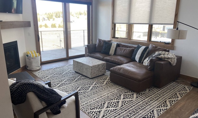 Fraser Condominio | Beautiful spacious New-Build near Winter Park Resort. Top floor / Hot Tub