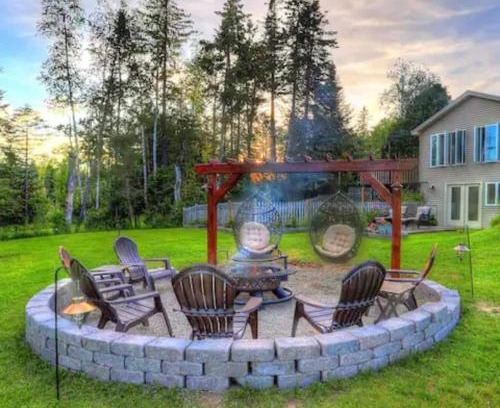 Rangeley Casa | Beautiful Spacious & Well-Stocked Downtown Home