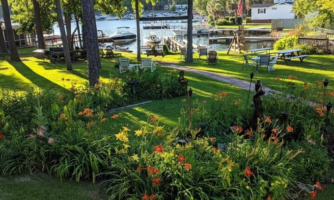 Lexington Casa | Lake Murray Paradise ~ Lake Front Upstairs Home w / Peninsula Lake Views!