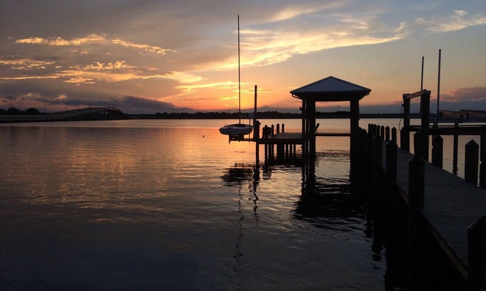 East Palatka Casa | Hermosa St. Inicio Johns River. Caminar a la ciudad-Bring Your O Barco Jetski!