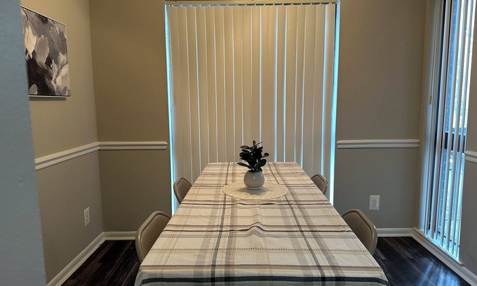 Gaithersburg Apartamento | beautiful stay in the heart of town