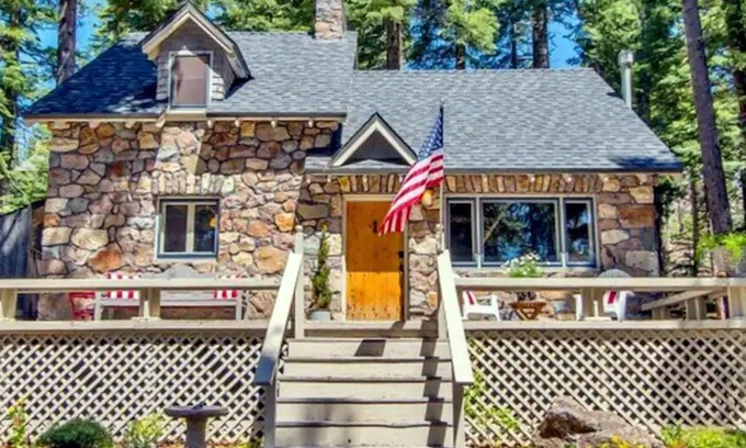 Sunnyside Cabina | Beautiful Stone Cottage in Tahoe City