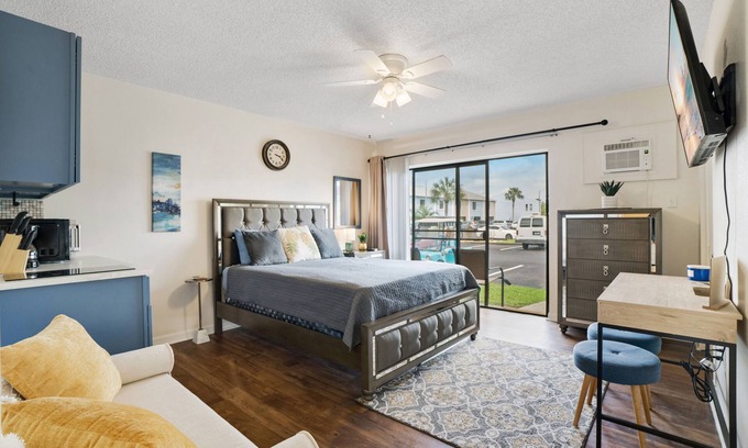 Paradise Lakes Apartamento | Beautiful Studio N5-S at Paradise Lakes Clothing Optional Resort!