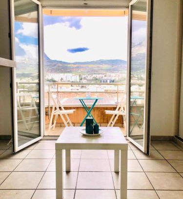 Gap Apartamento | Beautiful studio with balcony