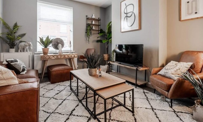 Middleton Casa | Beautiful, Stylish Home | Just 20 Mins to MCR