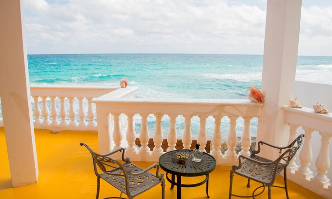 Centro - Supmza 001 Hotel | Villa Elena frente al mar abajo