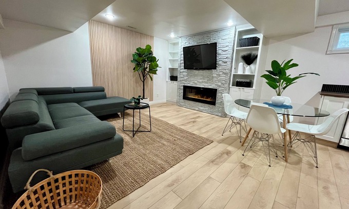 Southeast Calgary Casa | Beautiful suite with private sauna
