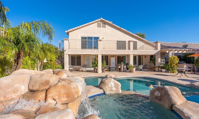 Garden Lakes Estates Casa | Beautiful sunset Lakehouse with with amazing views and heated pool and jacuzzi !