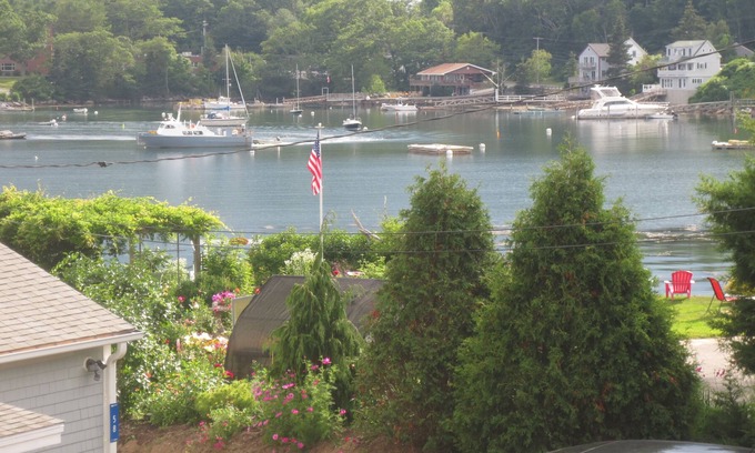 Boothbay Condominio | Lake House directamente en el lago Knickerbocker. Muy pintoresco, ubicación perfecta