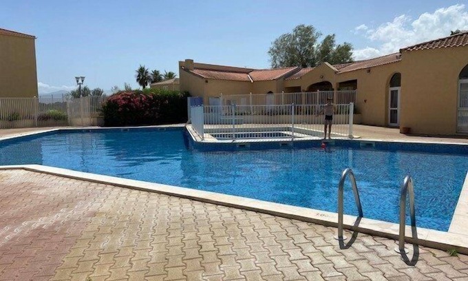 Les Hauts de Canet Apartamento | Beautiful T2 apartment with swimming pool and parking classified 2 ** 4EURO213