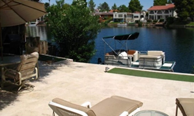 The Lakes Villa | Hermosa villa frente al mar en Tempe con muchos extras