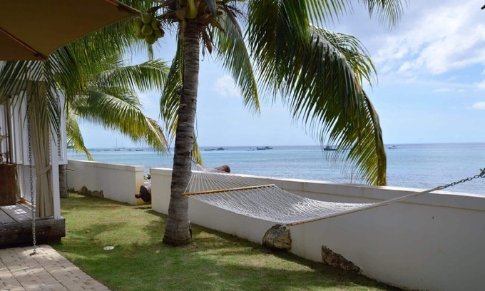 Trents Villa | Beautiful Three Bedroom Beachfront Property