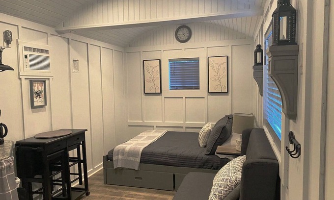 Aquone Cabina | Beautiful Tiny Cabin Near Lake Nantahala and the Great Smoky Mountains