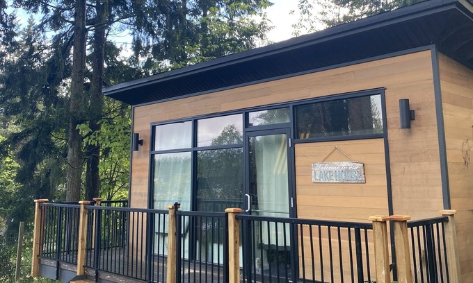 Shawnigan Lake Apartamento | Beautiful tiny home nestled in shawnigan lake