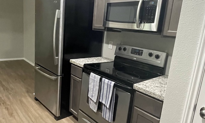 Southwood Valley Casa | Beautiful townhome located in CS up to 6 guests!