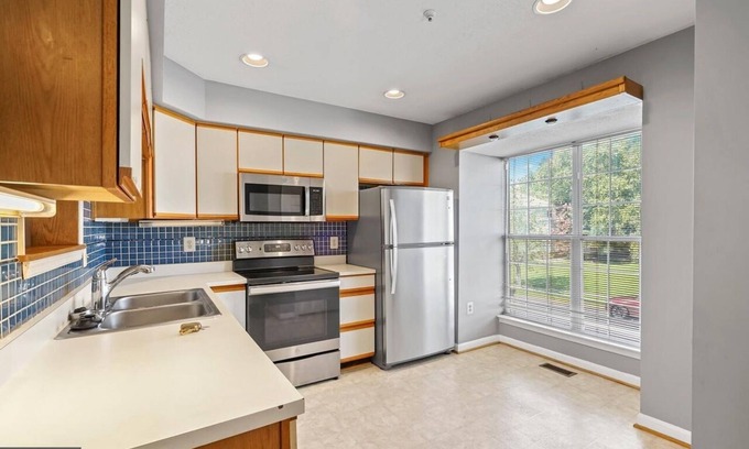 Fort Washington Casa | Beautiful Townhouse. five minutes from MGM and National Harbor