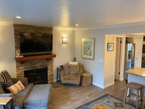 Park Meadows Casa | Beautiful Townhome on Free Shuttle Route Minutes to PC Resorts