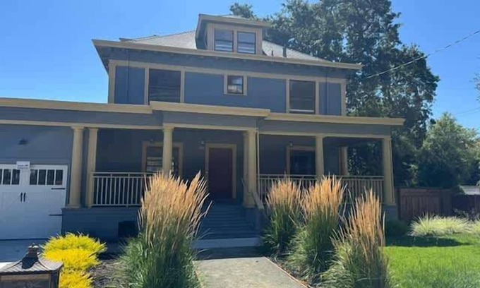 Martinez Casa | Beautiful Turn of the Century Home with Pet Friendly Yard