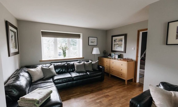 Birdsedge Casa | Beautiful Two Bedroom Cottage with Amazing Views
