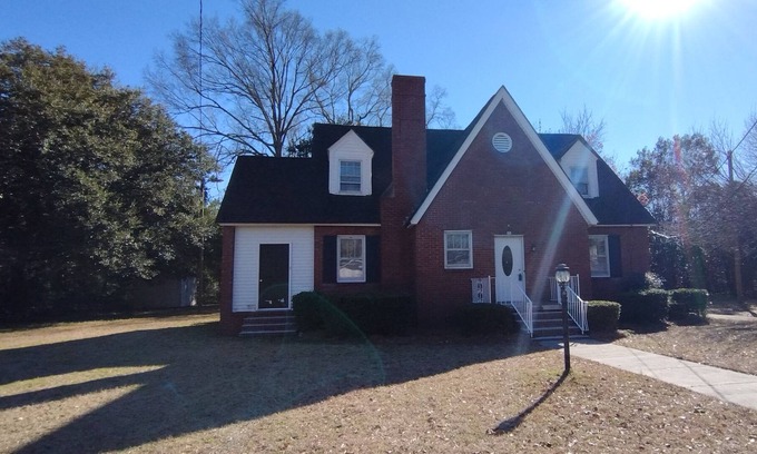 Sumter Casa | Beautiful two story house close to downtown Sumter