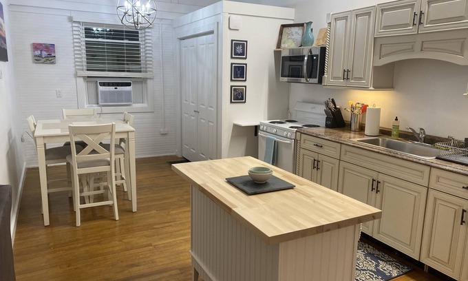 Manset Apartamento | Beautiful two-bedroom in Manset Village