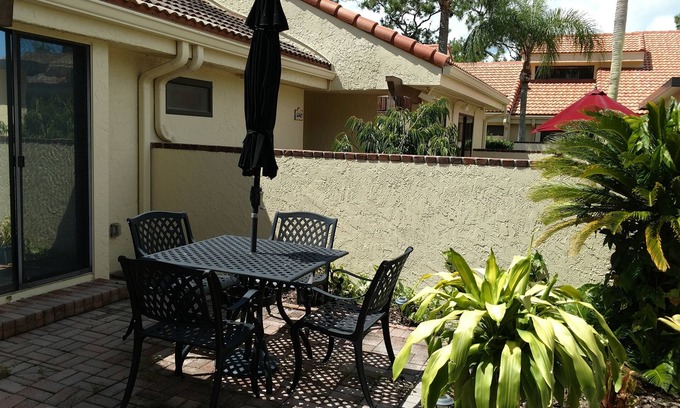 The Meadows Casa | Beautiful updated 3bed/2bath Townhome in The Meadows!