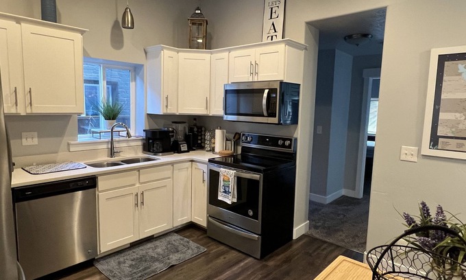 East Central Casa | Beautiful Updated home in 9th & 9th neighborhood. Best Location! Close to U of U