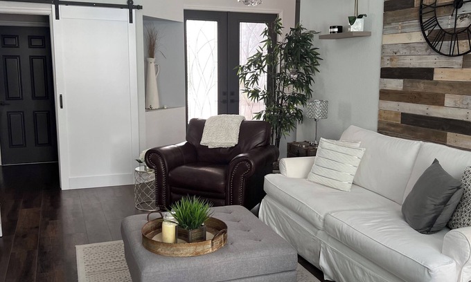 Cascades Casa | Beautiful updated pool home in a quiet, gated community.