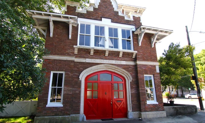 Wilmington Historic District Apartamento | Hermosa suite de arriba en el histórico parque de bomberos en 5th Ave. Y Castle St.