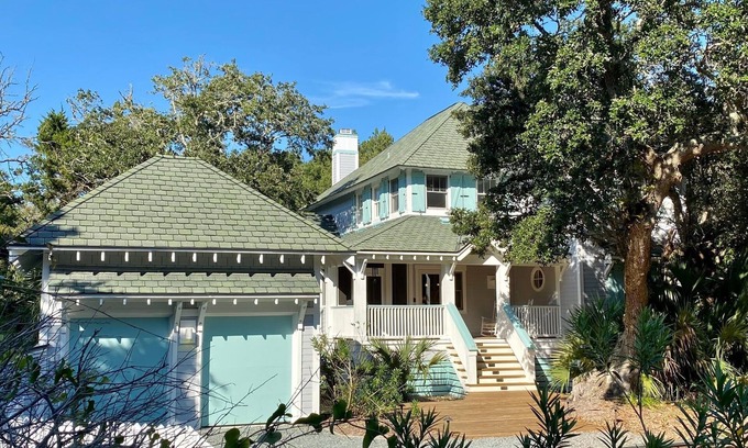 Bald Head Island Casa | Beautiful vacation home, centrally located, close to Beaches and BHI Club