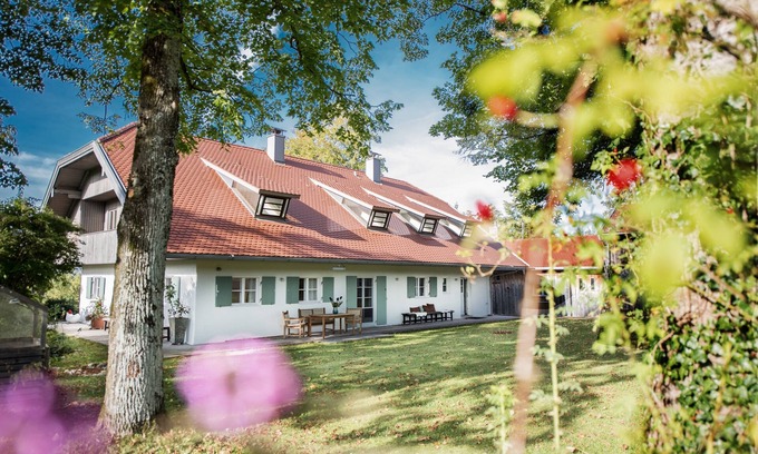 Bad Toelz Casa | Beautiful vacation home in a large park with mountain views