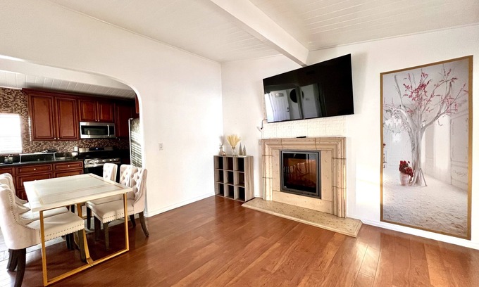 Sherwood Forest and Thistle Development Casa | Beautiful vacation home with large backyard, sleeps 6 with Kitchenette