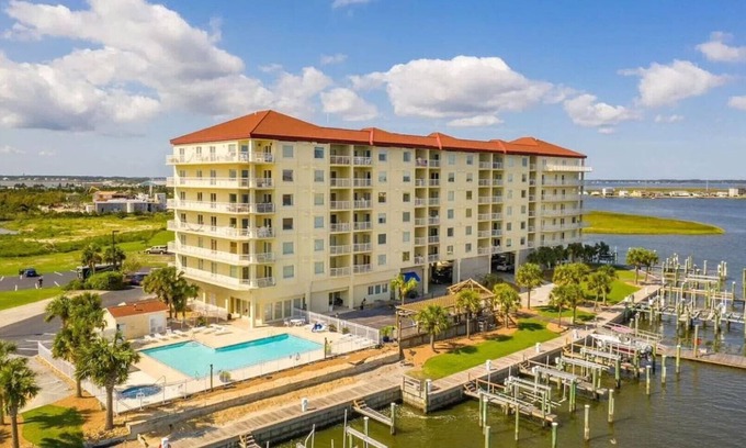 Morehead City Condominio | Beautiful view of Beaufort, Carrot/Shackleford Isle, Cape Lookout and Ft. Macon
