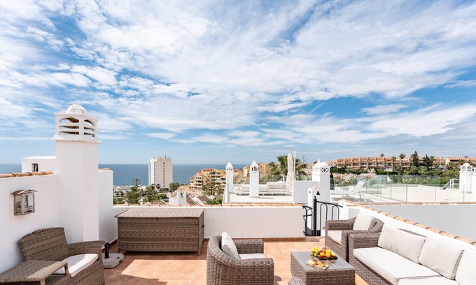 Torrequebrada Chalet De Esquí | Beautiful views family townhouse steps from the BEACH