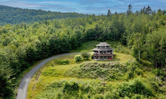 Easton Cabina | Beautiful Views! Next to Cannon Mountain & Franconia Notch.