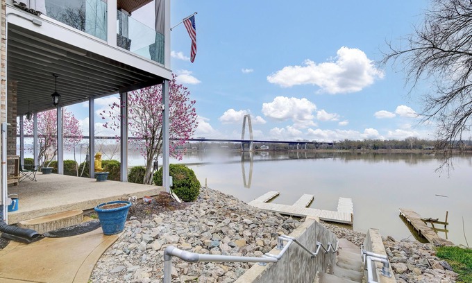 Jeffersonville Casa | Beautiful views and sunrises overlooking the water. Spacious home with elevator.
