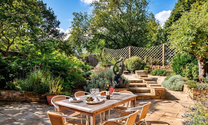 Kingham Casa | Maravillosa casa de vacaciones para 6 personas con piscina, WIFI, mascotas permitida y aparcamiento
