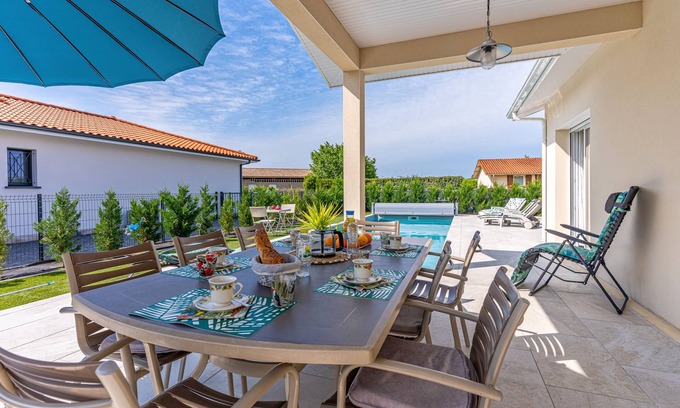 Gastes Casa | Casa de vacaciones "Villa du Lac" con piscina privada y aire acondicionado