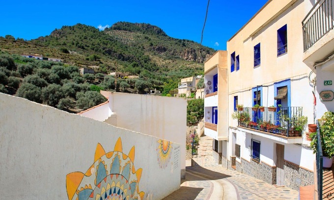 Guajar Faraguit Casa | Maravillosa casa de vacaciones para 9 personas con WIFI, TV y patio